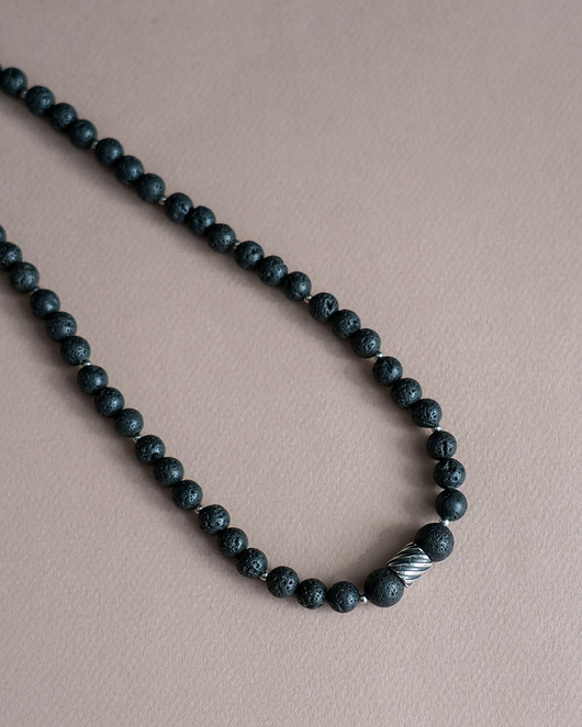 biżuteria męska Krótki męski naszyjnik z lawy i stali