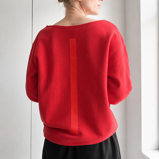 bluza bez kaptura damska Bluza damska oversize z czerwonym nadrukiem z tyłu