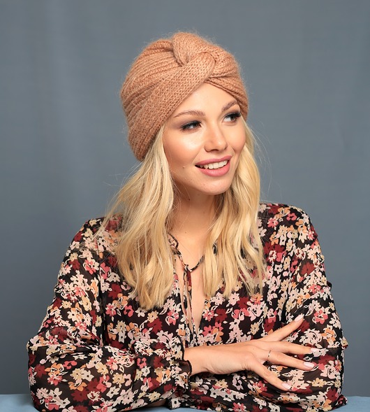 Wełniana czapka turban ciepły beż nude. BOZKA Luxury Handmade