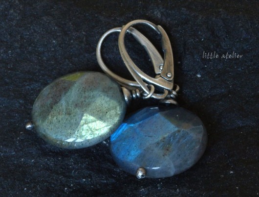 labradoryty - rezerwacja little atelier