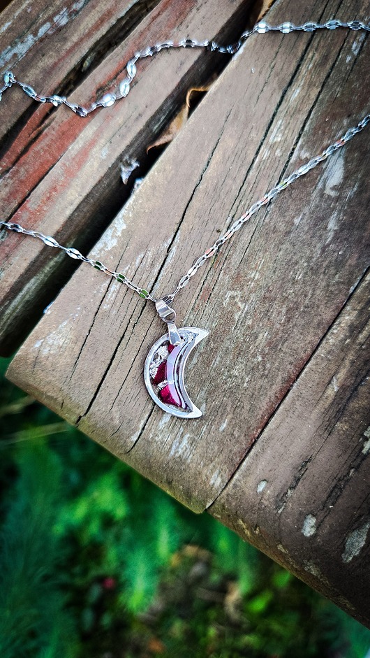 wisiory Wisiorek z różą i drobinkami