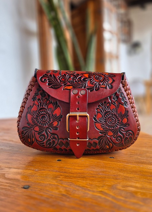 torby na ramię Torebka skórzana Folklora brązowa kwiaty ręcznie robiona