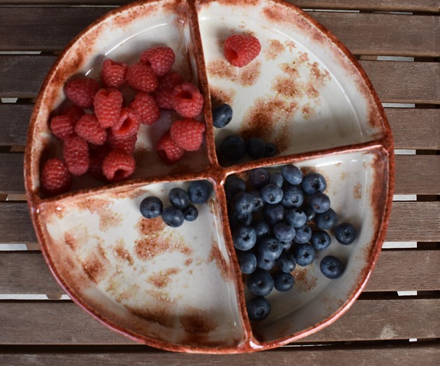 patery i talerze Ręcznie wykonana patera ceramiczna czerwona rustykalna dzielona