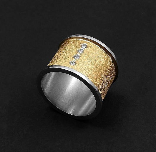 Pozłacana obrączka z cyrkoniami, srebro 925 Toros Design