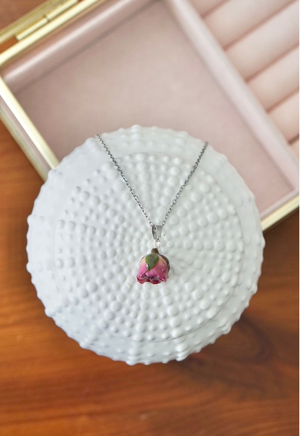 srebrne naszyjniki Naszyjnik z różą