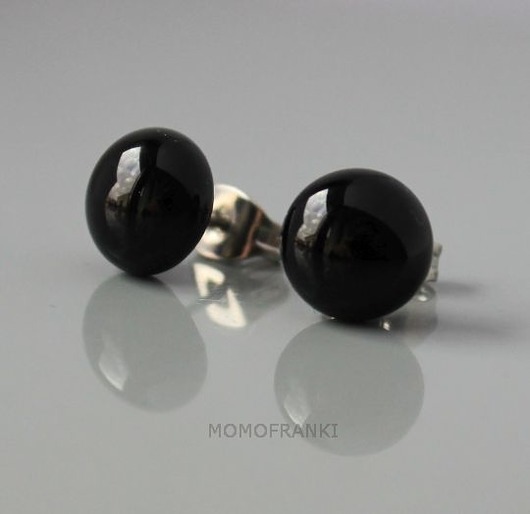 simple black momofranki