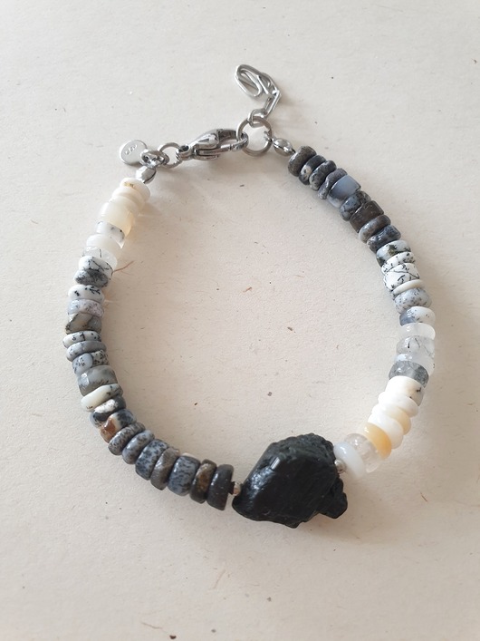 bransoletki z kamieni naturalnych Bransoletka RAW opal dendrytowy, czarny turmalin
