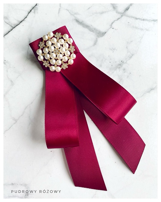 broszki Brosza / Krawat w kolorze burgund z perłami NEW