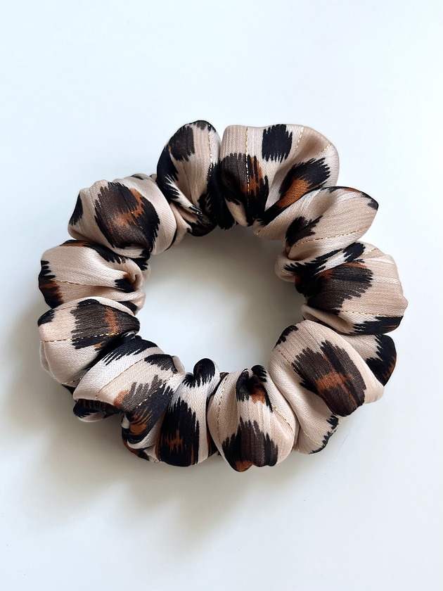 gumki do włosów Gumka do włosów Scrunchie Sophie w panterkę - 9 cm średnicy
