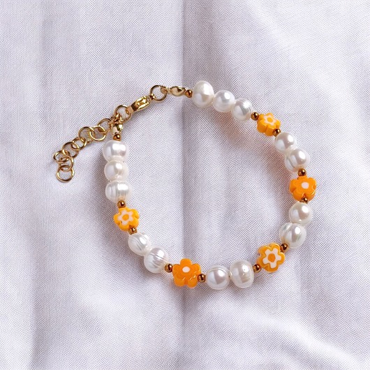 bransoletki z kamieni naturalnych Bransoletka : DAISY : perły naturalne i szklane kwiatuszki