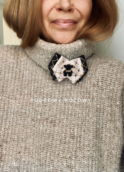 broszki Beżowo czarna Brosza z MISIEM Nowość