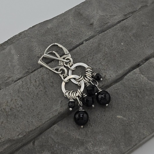 kolczyki z kamieniami Kolczyki onyks na kołach