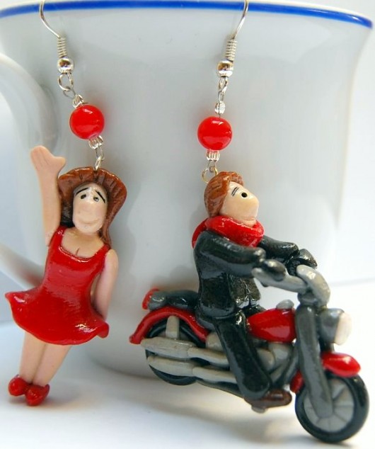 wiatr we włosach,w oczach łzy,motocykliści to my Ręce, które lepią