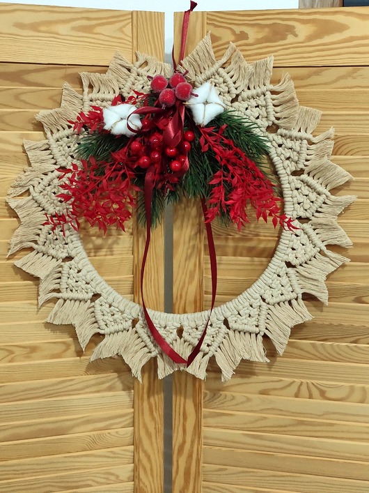 wianki bożonarodzeniowe Świąteczny wianek z makramy dekoracja na ścianę na kominek prezent