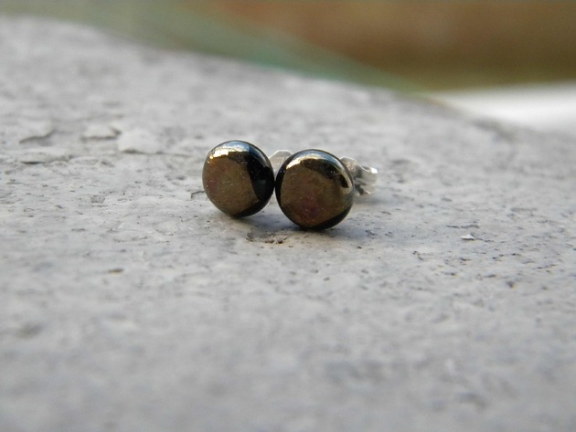 kolczyki wire wrapping Złota powłoka - kropki - sztyfty