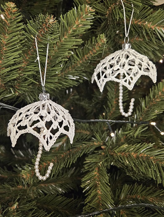 ozdoby choinkowe Zestaw 2 ozdób na choinkę - szydełkowe parasolki