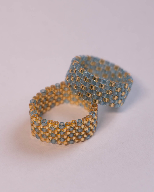 pierścionki - różne Pierścionek ze szklanych koralików