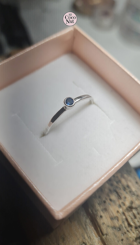 pierścionki srebrne Pierścionek z szafirem na wymiar - srebro