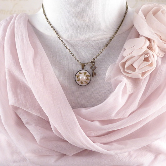 Naszyjnik haftowany PEARL, mały , perła atelier by Olga