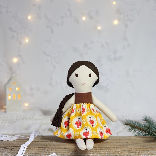 lalki Lala brązowa w spódniczce w koty