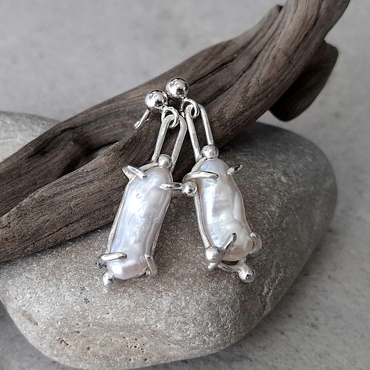 kolczyki srebrne Wild pearl - długie srebrne kolczyki z perłą biwa