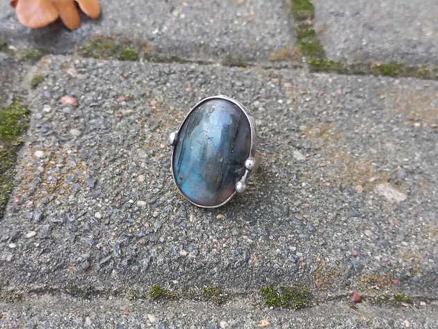 pierścionki - różne Symbolika - pierścionek regulowany