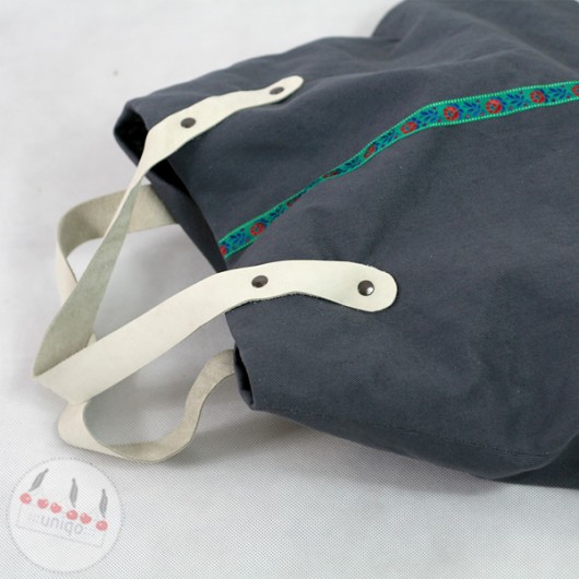 ::: FoLK RIBBoN  ::: uniqo