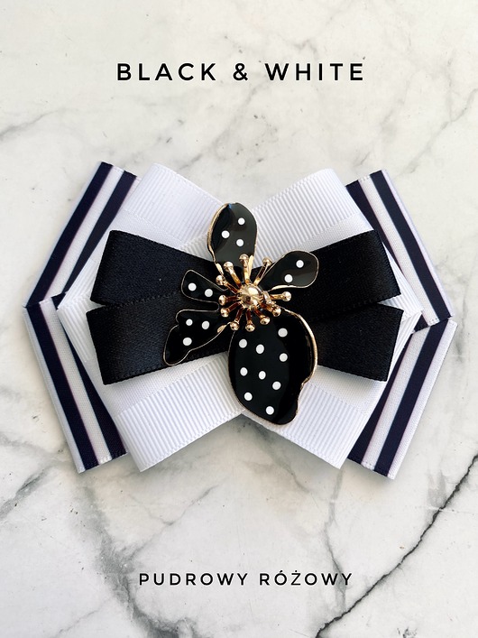 broszki Brosza Black & White z efektowym kwiatem w kropeczki New