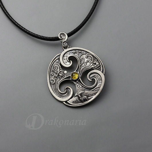 wisiory Triskel Trzy Krainy z bursztynem