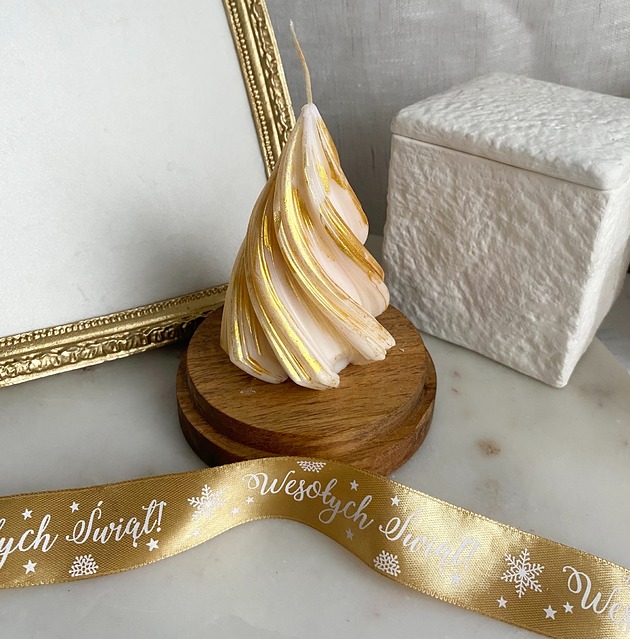 świeczniki i świece Świeca ekologiczna sojowa dekoracyjna "Golden Christmas Tree" 103x68mm