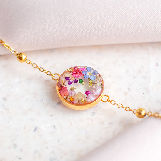 bransoletki z żywicy Bransoletka z kompozycją kwiatową