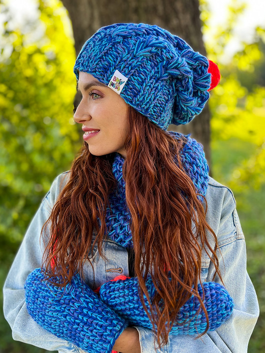 czapki damskie Czapka MERINO 66% ,,Niebieskości SMILE