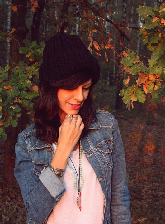 Czapka beanie z wełną czerń  Mademoiselle Patrini