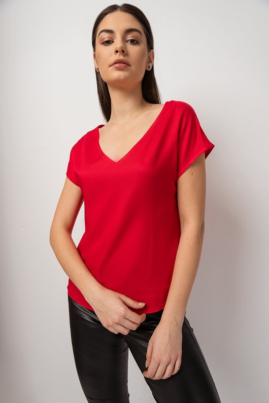 topy damskie ISLA - czerwona bluzka z dekoltem V