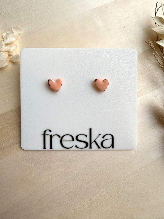 kolczyki z masy plastycznej Kolczyki Serduszka matowe ze złotem - różne kolory