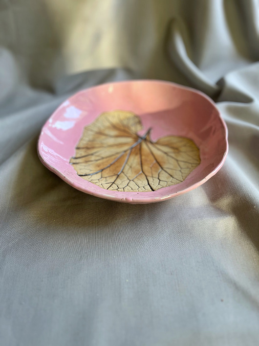 patery i talerze Różowy talerz z Liściem 3