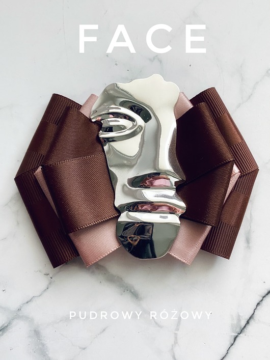 broszki Brosza z Kolekcji FACE ze stylową metalową twarzą New