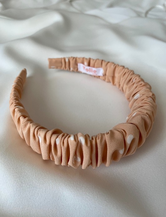 opaski do włosów Jedwabna marszczona opaska Peach w groszki