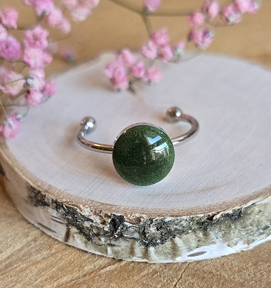 pierścionek z żywicy Pierścionek srebrny zielone oczko zielony minimalistyczny żywica brokatowy