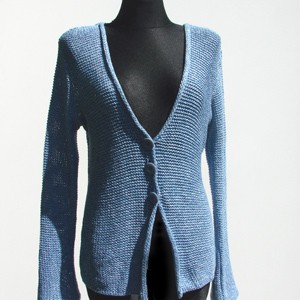 sweter niebieski halo pracownia