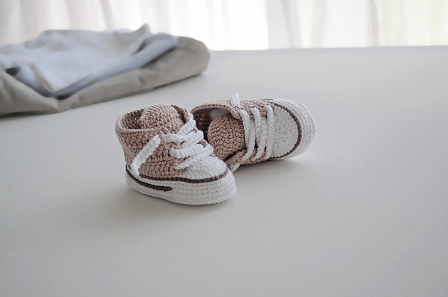 buty dziecięce Trampkowe skarpetki/buciki - beż/brąz