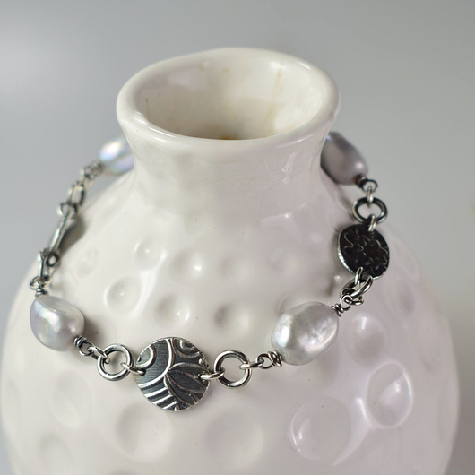 bransoletki z kamieni naturalnych Elnora - srebrna bransoletka z szarymi perłami