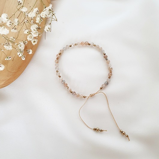 beżowa bransoletka z kamieniem słonecznym LEI handmade 