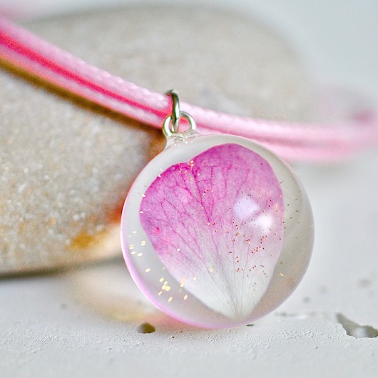 Bransoletka sznurkowa z płatkiem róży Grol Jewellery
