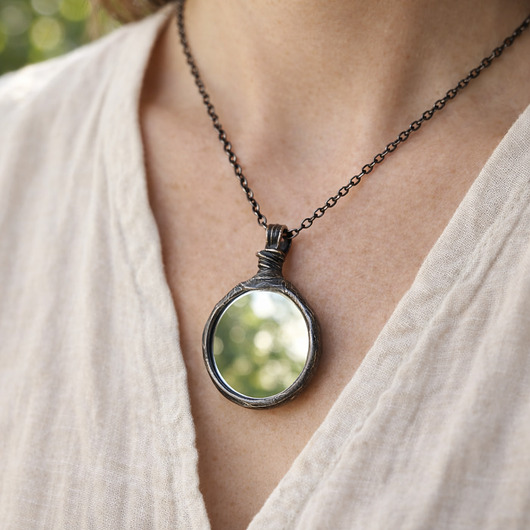 wisiory Zwierciadełko - naszyjnik z lusterkiem