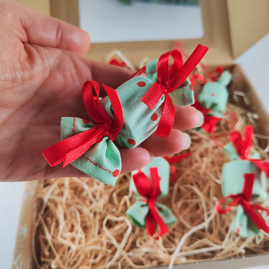 ozdoby choinkowe Cukierki na choinkę w groszki, zestaw 6szt.