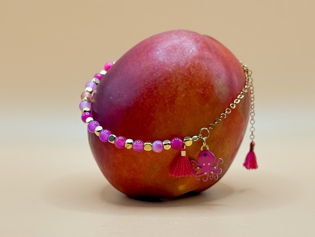 bransoletki z kamieni naturalnych Figlarna Ośmiornica Bransoletka z różowym agatem i zawieszkami /seria Boho
