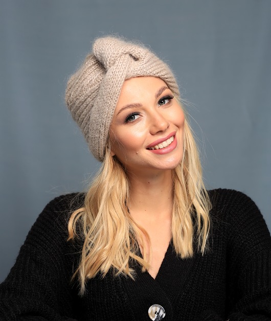 Wełniana czapka turban jasny szary beż. BOZKA Luxury Handmade
