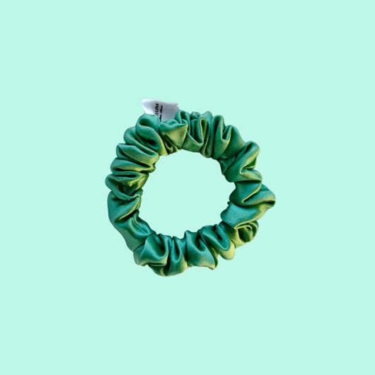 gumki do włosów Gumka jedwabna, scrunchie, gumka satynowa królowa szmaragdów MINI