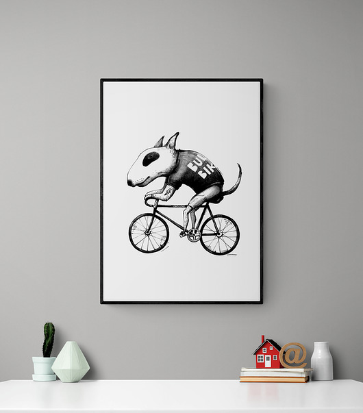 grafiki i ilustracje Duża grafika z Bulterierem na rowerze 50x70 cm